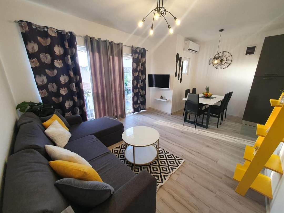 Aparman MENA Apartment Bibinje Bagian luar foto